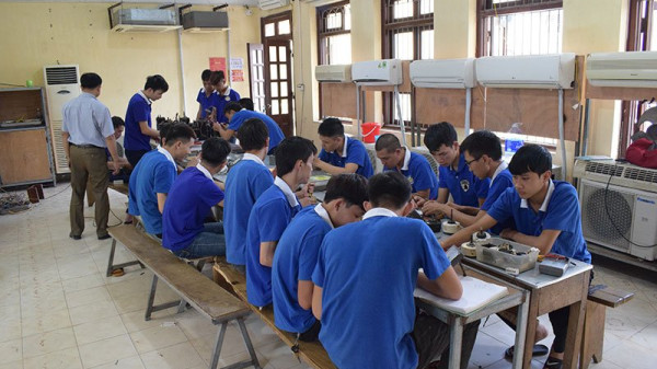 Học nghề sửa chữa điện lạnh mất bao lâu?